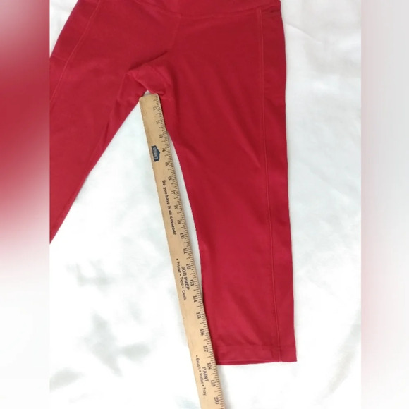 Brooks red 3/4 length Capri leggings activewear EUC - Picture 5 of 7